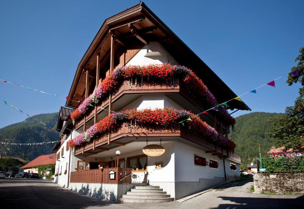 Valbruna Inn Bed & Breakfast Buitenkant foto